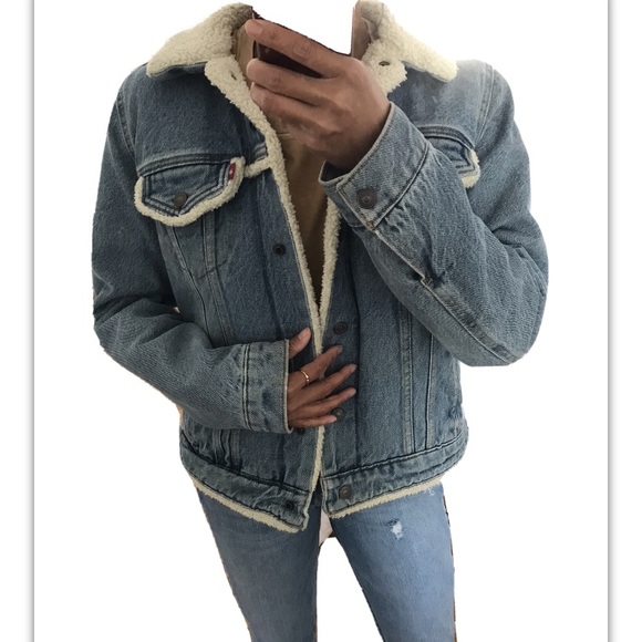 Levi’s Sherpa Denim Jacket - Picture 2 of 5